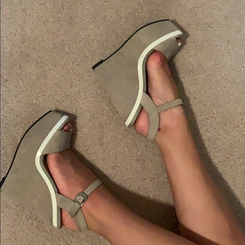 Shoe Mint ultra platform sandal - grey